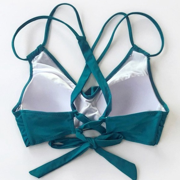 Cupshe Tropical Palms Twist-Front Bikini top - Picture 2 of 3